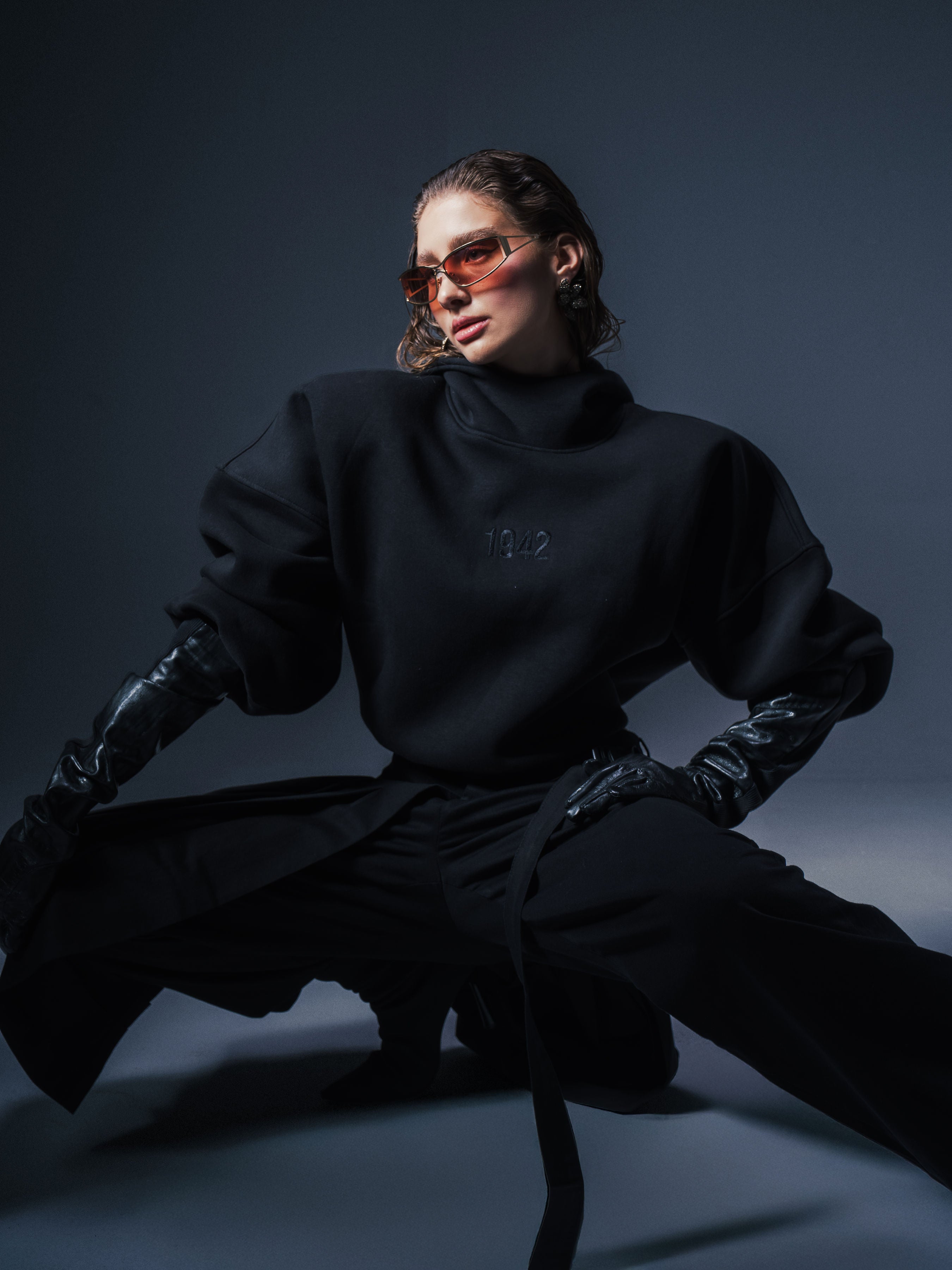 HOUSE HOODIE NO.1942