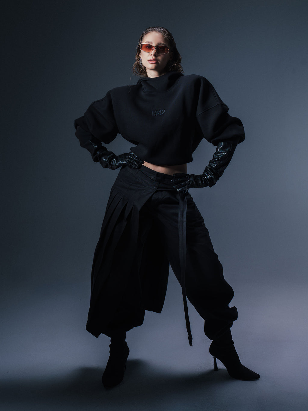 HOUSE HOODIE NO.1942