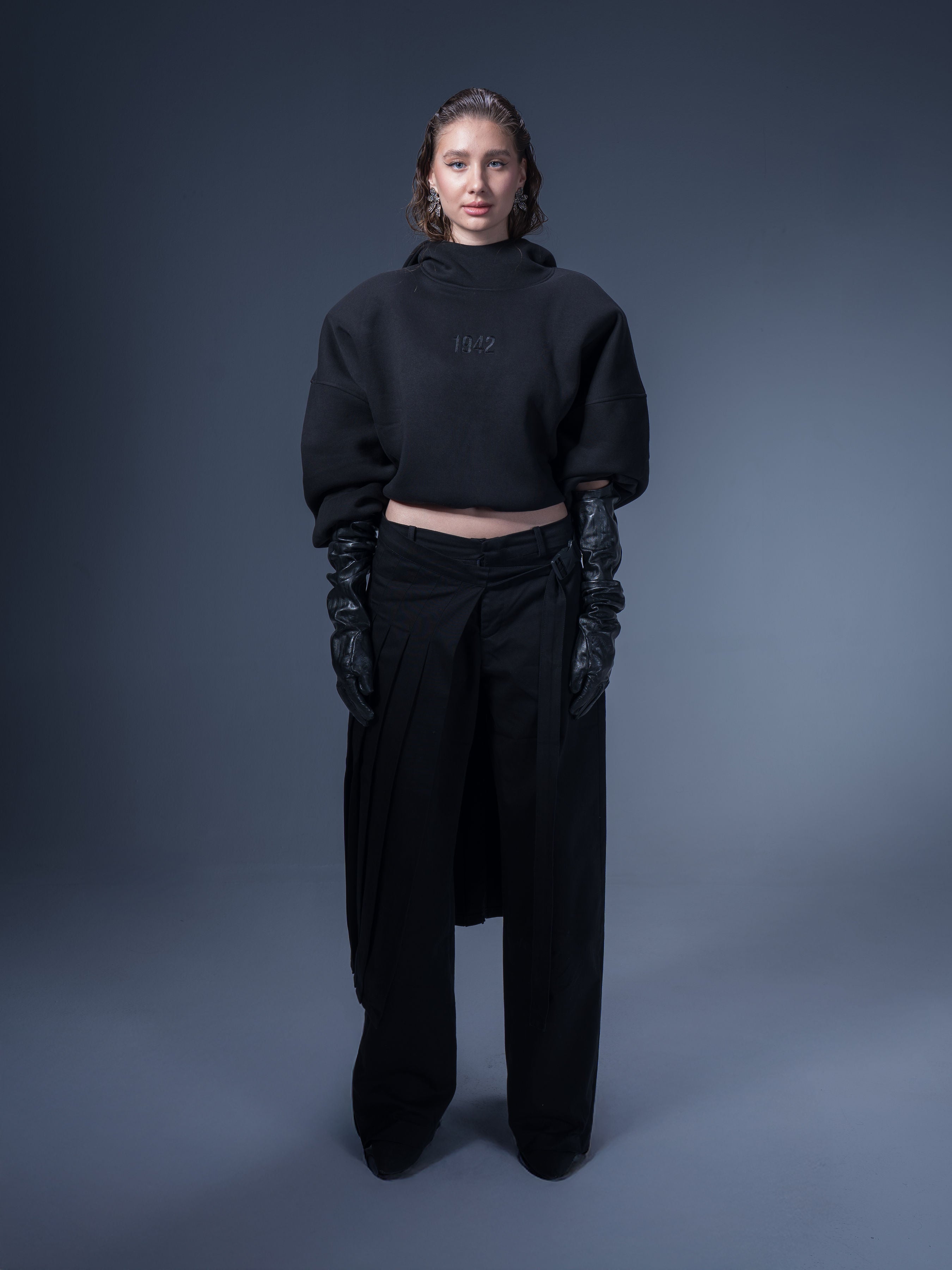 HOUSE HOODIE NO.1942