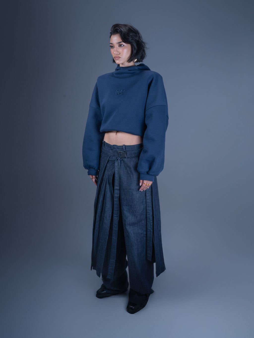 HOUSE HOODIE NO.1942